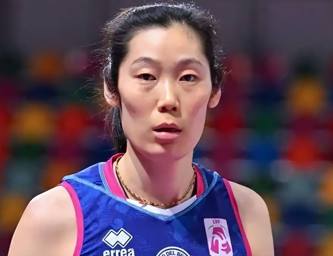 震撼！朱婷在乒乓球赛场终止连败！