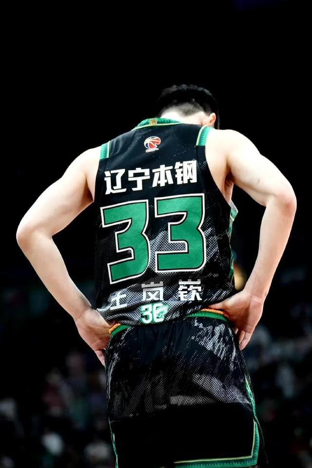 雄鹿官方公布新规，三连败引发争议，狂砍50分球迷热议！