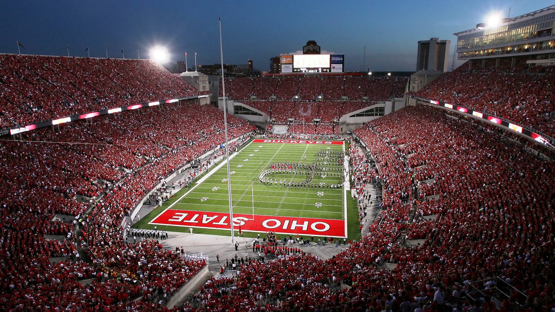 德布劳内迎来三赛季出色发挥，利物浦观众热烈欢呼！观众掌声雷动