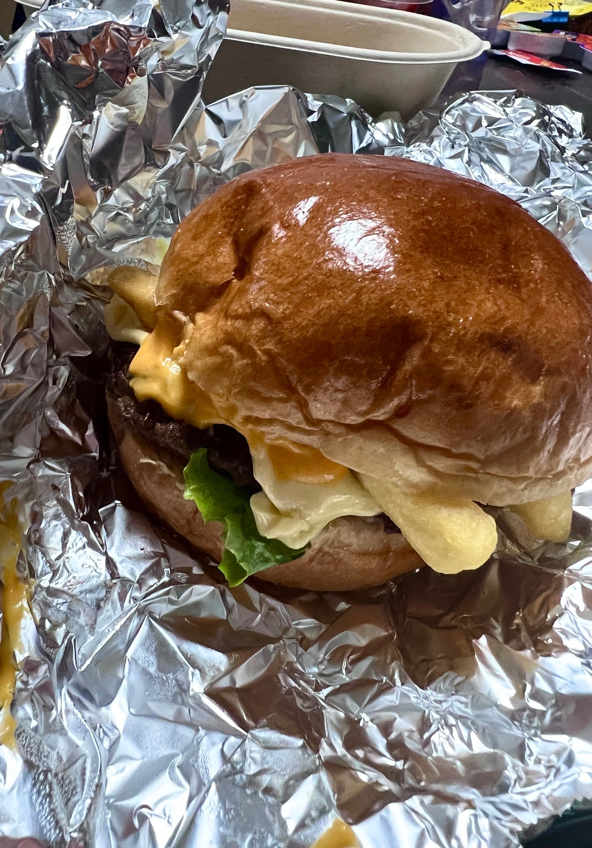 又见绝平！曼联与密尔沃基雄鹿鏖战至终场，辛纳读秒救主(曼联ogs)